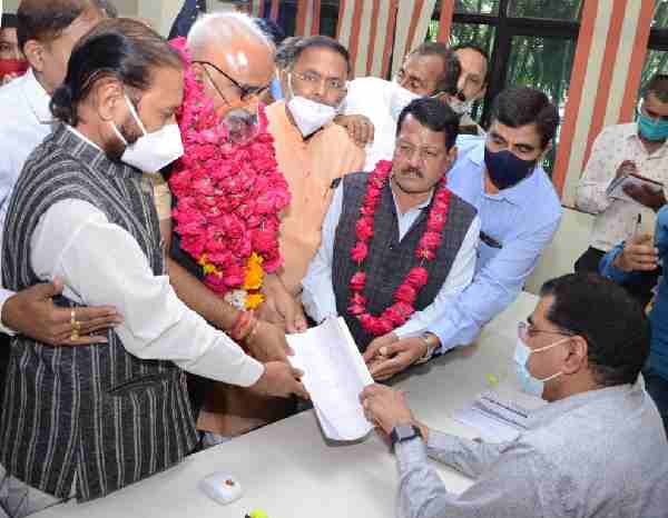 No nomination on the first day in both municipal corporations for the post of Mayor